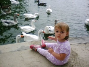 Feeding_Ducks_in_VA_Beach